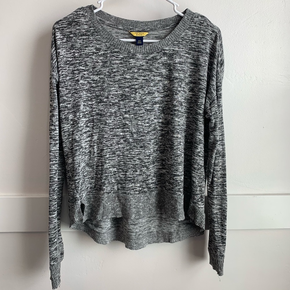 Prince & Fox Heathered Gray High-Low Crewneck Sweater